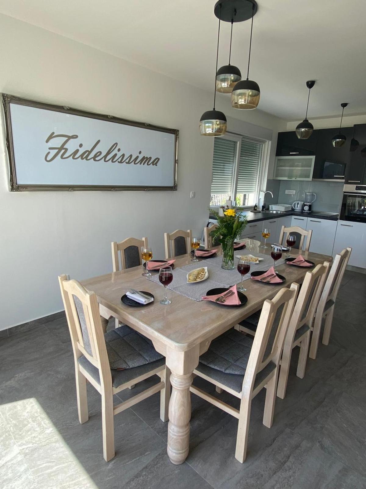Villa Fidelissima Kaštela Екстериор снимка